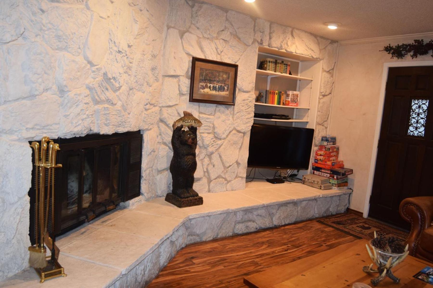 Claim Jumper Townhouse 16 - On The River - Across From The Fishing Ponds - In Town - Near The Ski Area - Fireplace - Wifi - Sate Red River Dış mekan fotoğraf